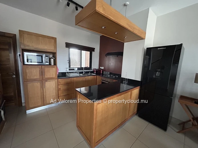 Two-level penthouse for rent – Tamarin