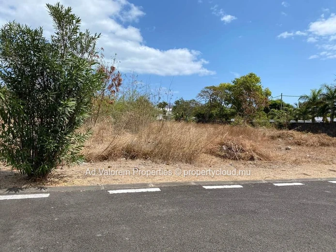 Land for Sale in Domaine de Mont Calme!