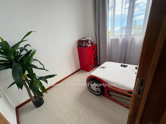 Beautiful House for Sale in Albion – Rooftop Sea View | Fully Furnished