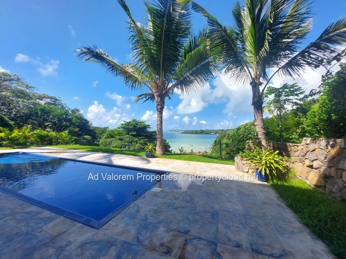 For Rent – Penthouse with Rooftop and Private Pool in Trou d’Eau Douce (Sole Mandate)