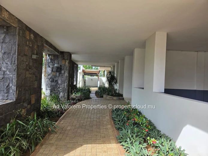 For Sale – Beautiful 2-Bedroom Apartment in Quatre Bornes