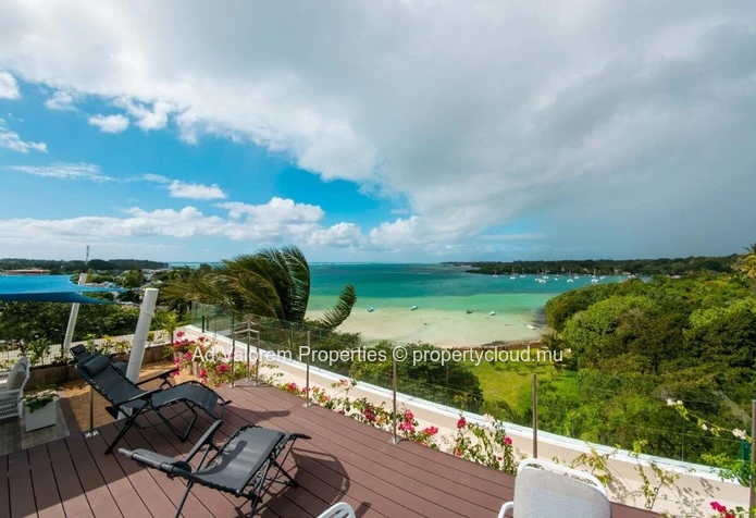 For Rent – Penthouse with Rooftop and Private Pool in Trou d’Eau Douce (Sole Mandate)