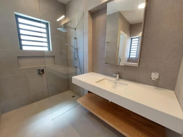 4 Bedroom Apartment