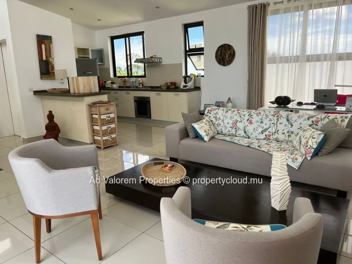 Penthouse in Black River for Sale!