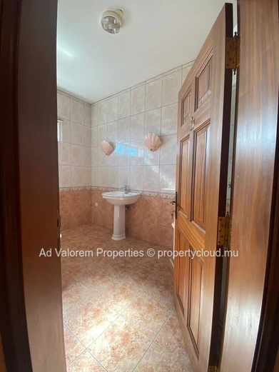Elevate your lifestyle and experience luxury living in this spacious penthouse of 400 m2 in the heart of Quatre Bornes. (Sole Mandate)