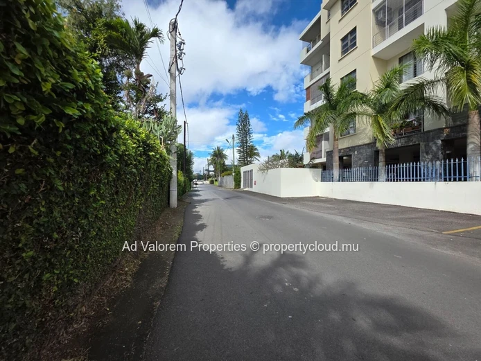 For Sale – Beautiful 2-Bedroom Apartment in Quatre Bornes
