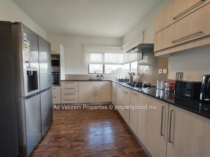 210 m² Duplex Penthouse for Rent – Ebène Views Residence, Quatre-Bornes