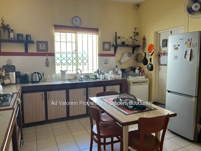 Charming House for Rent in Rivière Noire!