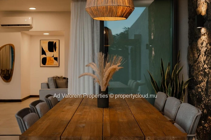 For Sale – New Secure 4-Bedroom Villa, Steps from the City and the Forest
