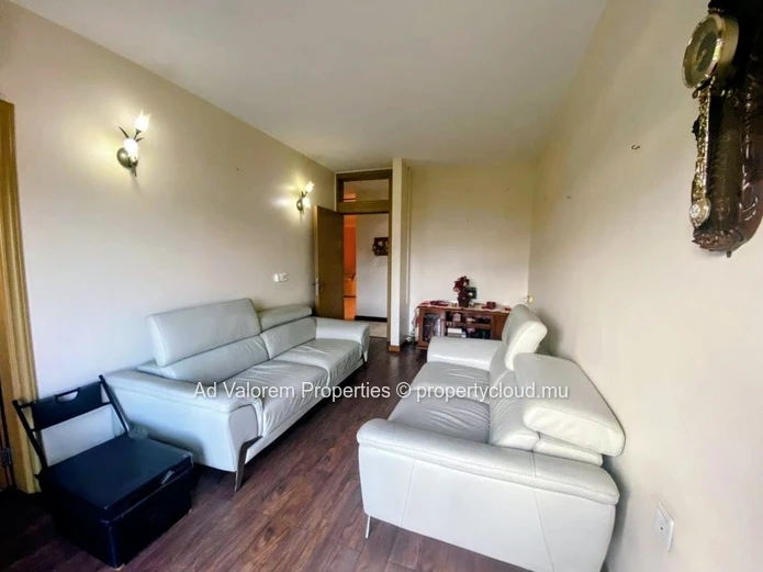 For Sale – 3-Bedroom Apartment in the Heart of Quatre Bornes