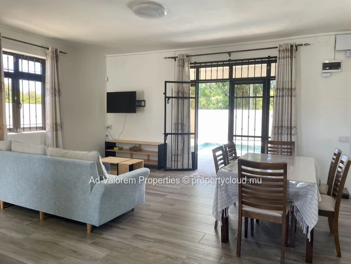Modern House with Private Pool for rent – Belle Mare