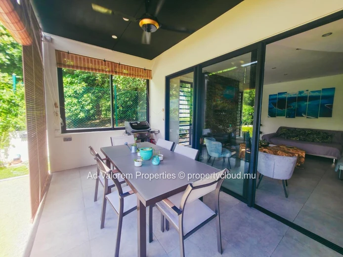 Villa à vendre en tant que business – La Gaulette